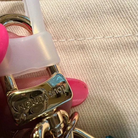 Louis Vuitton Gold Padlock Bag Charm includes dust bag and box - Picture 6 of 13